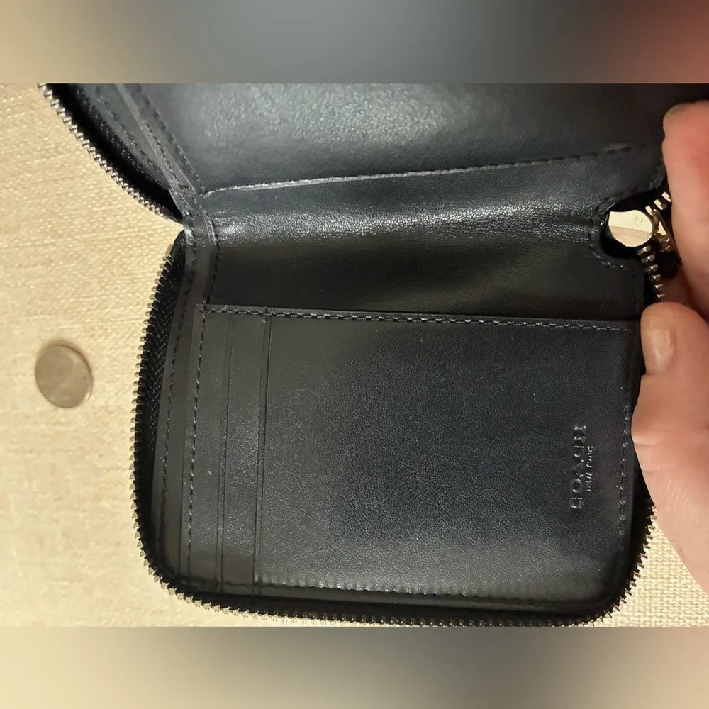 Rare Coach small zip around bifold Signature  Leather wallet with glitter Cs - Picture 3 of 6